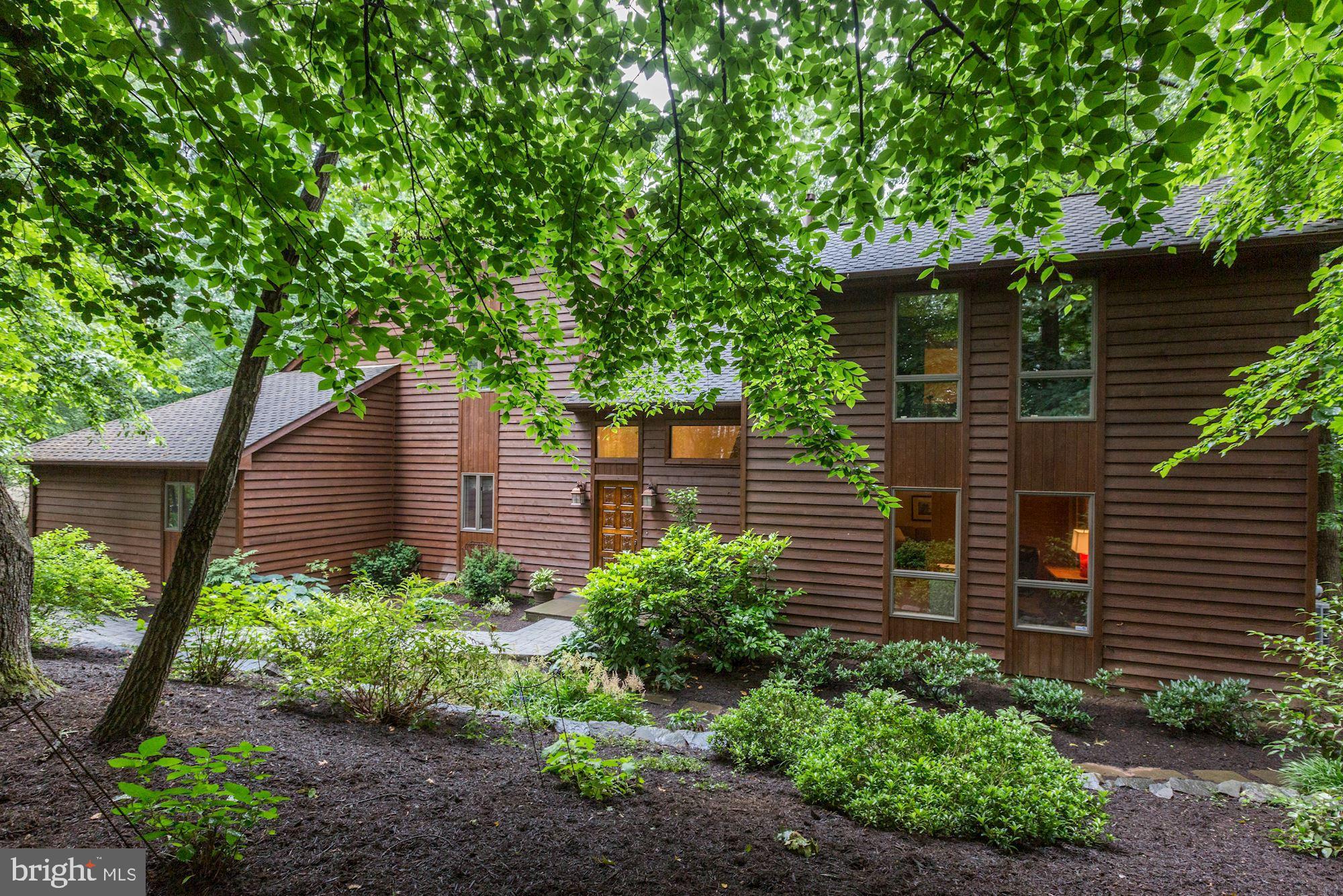11583 Lake Newport Road Reston, VA 20194 - Photo 3 of 41