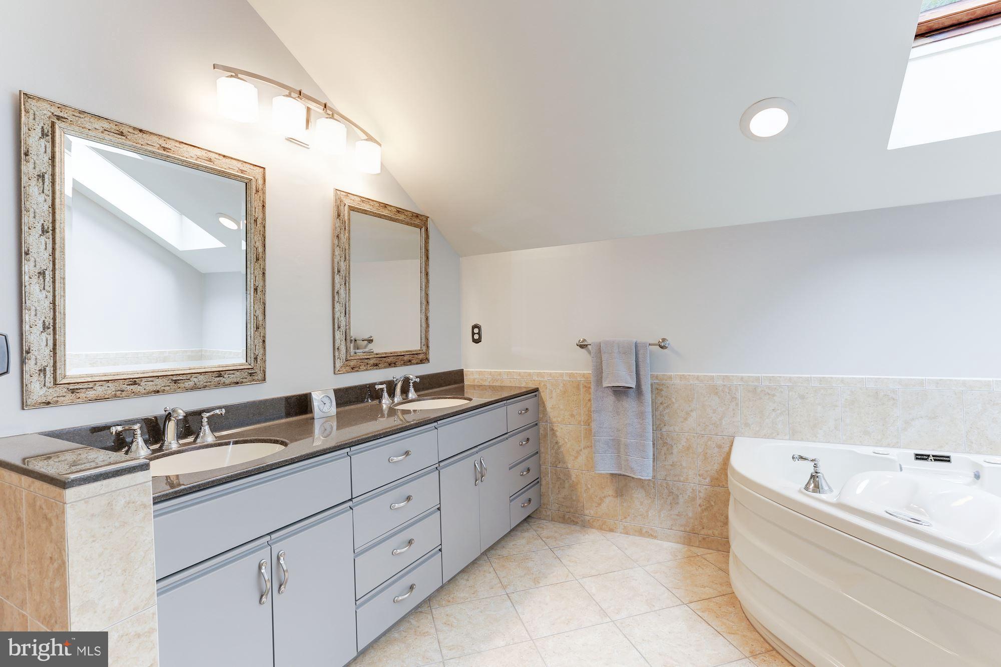 11583 Lake Newport Road Reston, VA 20194 - Photo 29 of 41 Master Bathroom with jacuzzi tub