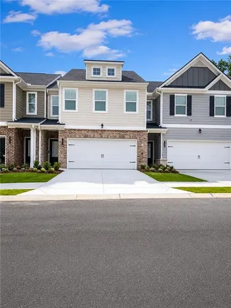 $289,900 | 6420 Towhee Way, Morrow, GA 30260