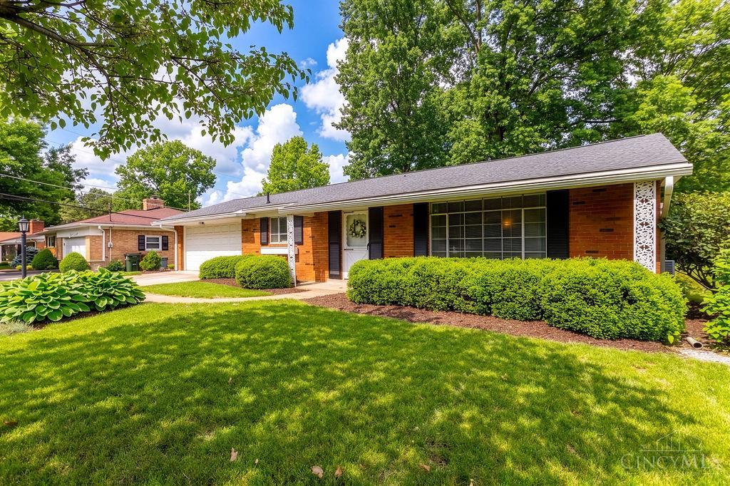 792 Asbury Road Cincinnati, OH 45255 - Photo 4 of 36