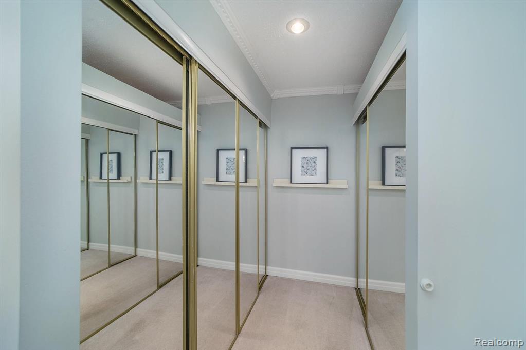 1126 Barneswood Lane Rochester Hills, MI 48306 - Photo 24 of 44