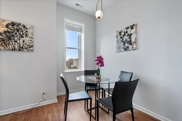 $2,850 | 217 South Bell Avenue, Unit 2, Chicago, IL 60612