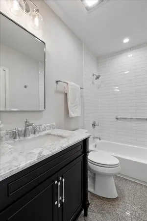 $2,850 | 217 South Bell Avenue, Unit 2, Chicago, IL 60612