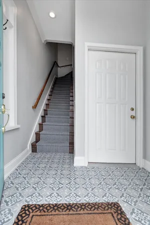 $2,850 | 217 South Bell Avenue, Unit 2, Chicago, IL 60612