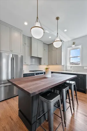 $2,850 | 217 South Bell Avenue, Unit 2, Chicago, IL 60612