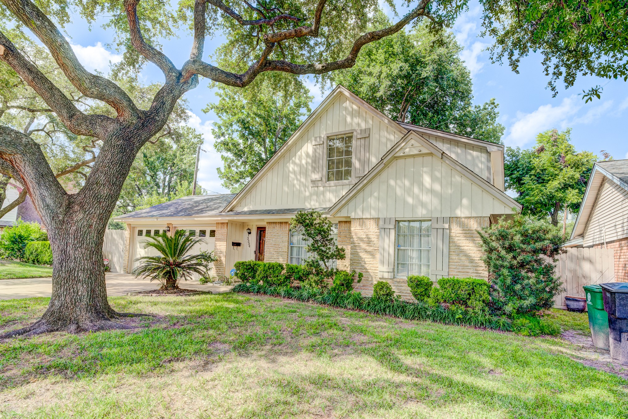 3334 Spring Valley Road Houston, TX 77080 - Photo 2 of 40