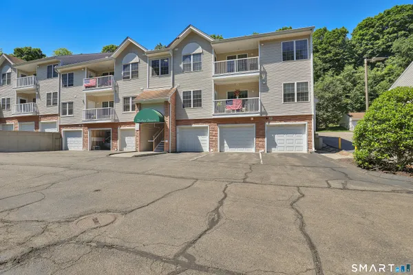 $325,000 | 12215 Arganese Place, Unit 12215, Trumbull, CT 06611