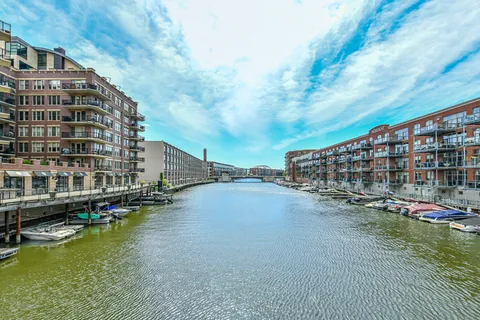 $295,000 | 102 North Water Street, Unit 511, Milwaukee, WI 53202