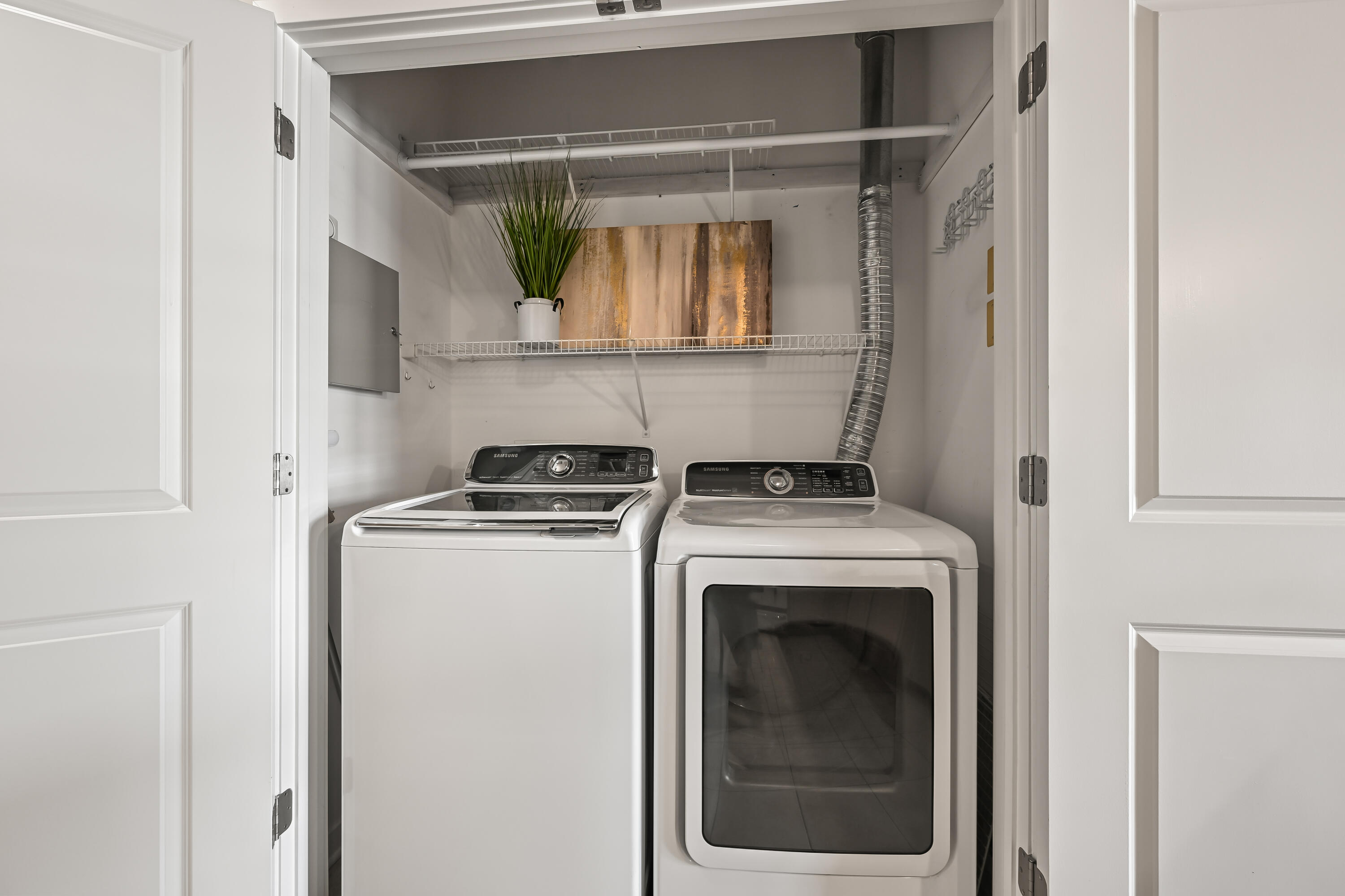 102 North Water Street, Unit 511 Milwaukee, WI 53202 - Photo 5 of 42 In-Unit Laundry