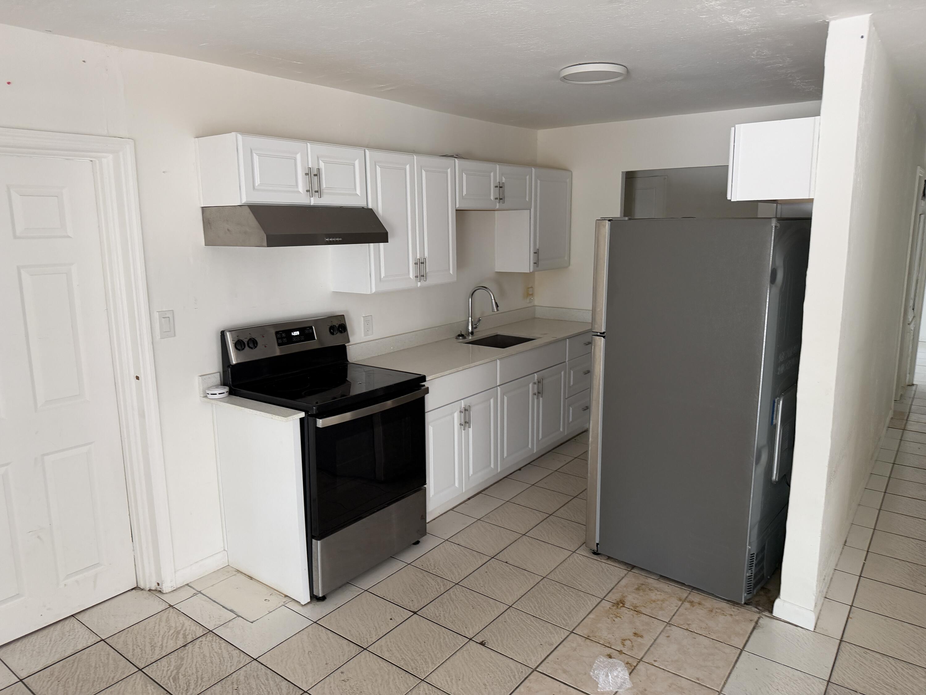 115 Maple Avenue Fort Pierce, FL 34982 - Photo 3 of 9 IMG_3008