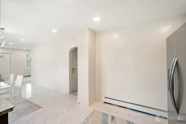 a view of livingroom with furniture