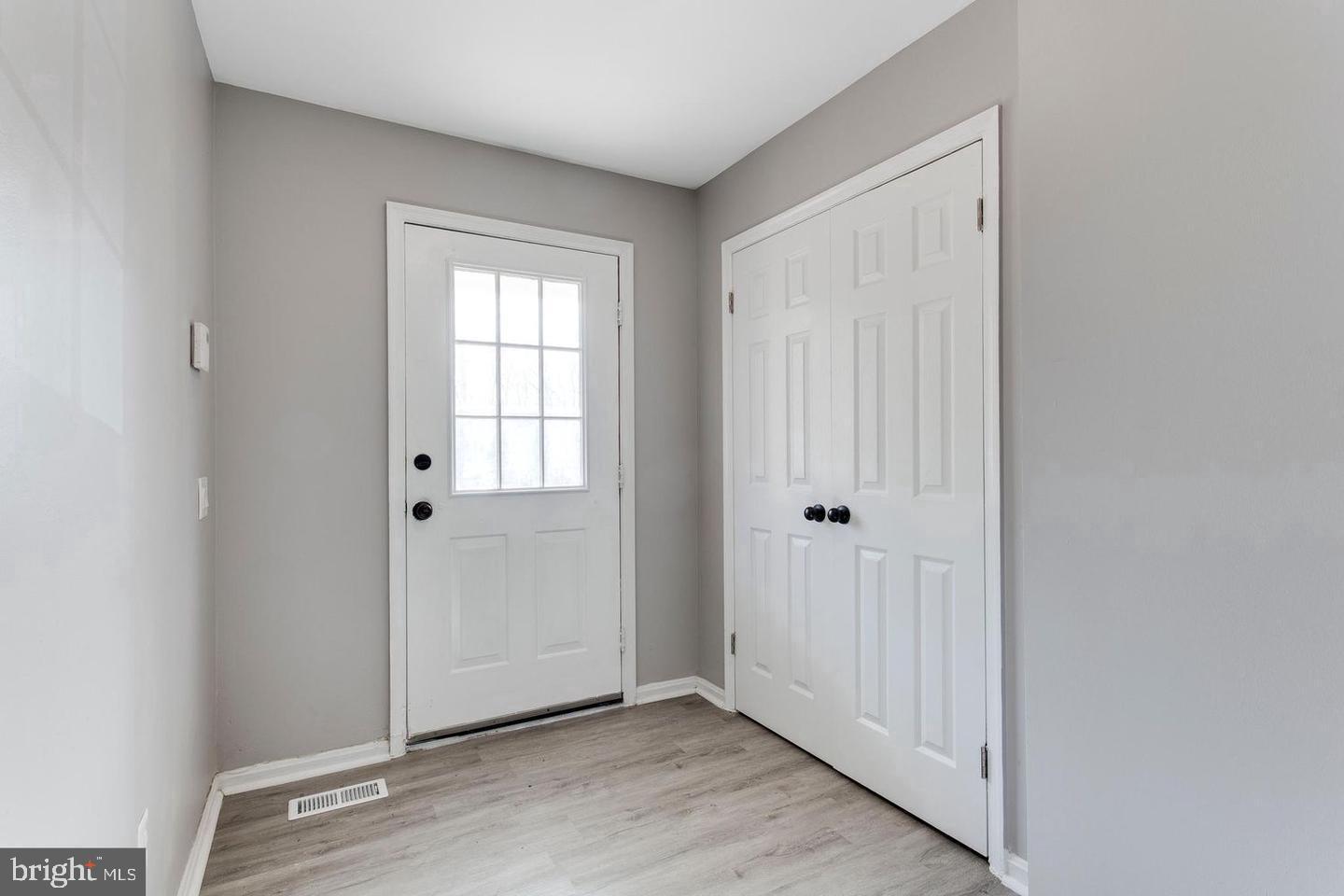 304 Crescendo Way Silver Spring, MD 20901 - Photo 2 of 28