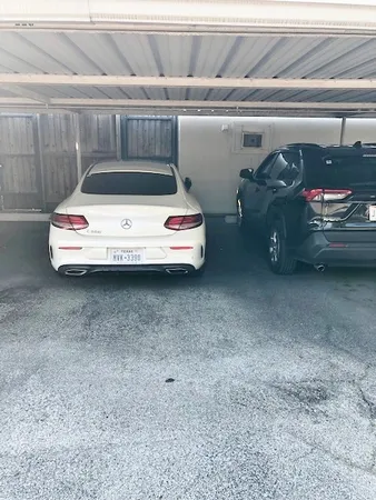 $1,800 | 2701 Bellefontaine, Unit B3, Houston, TX 77025