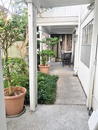 $1,800 | 2701 Bellefontaine, Unit B3, Houston, TX 77025