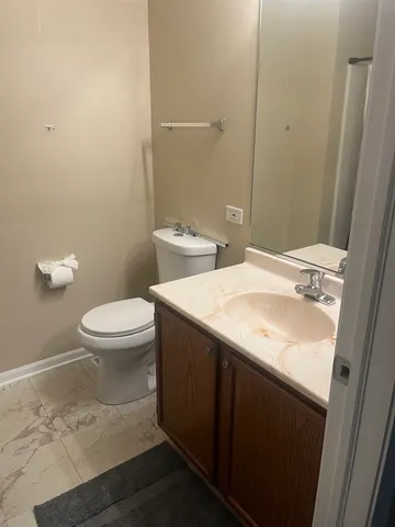 $1,850 | 1219 North Village Drive, Round Lake Beach, IL 60073