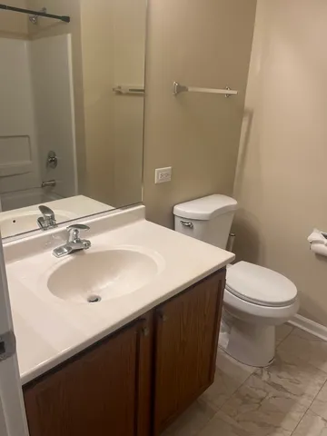 $1,850 | 1219 North Village Drive, Round Lake Beach, IL 60073