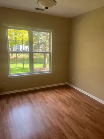 $1,850 | 1219 North Village Drive, Round Lake Beach, IL 60073