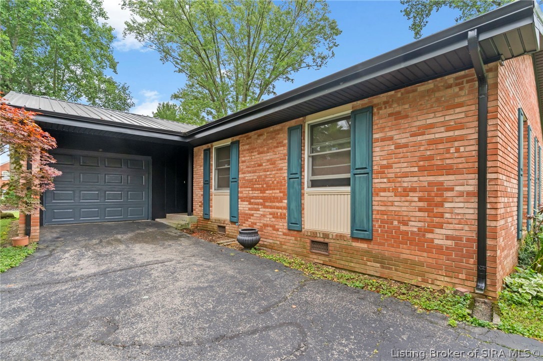 2131 Seneca Drive Madison, IN 47250 - Photo 3 of 18