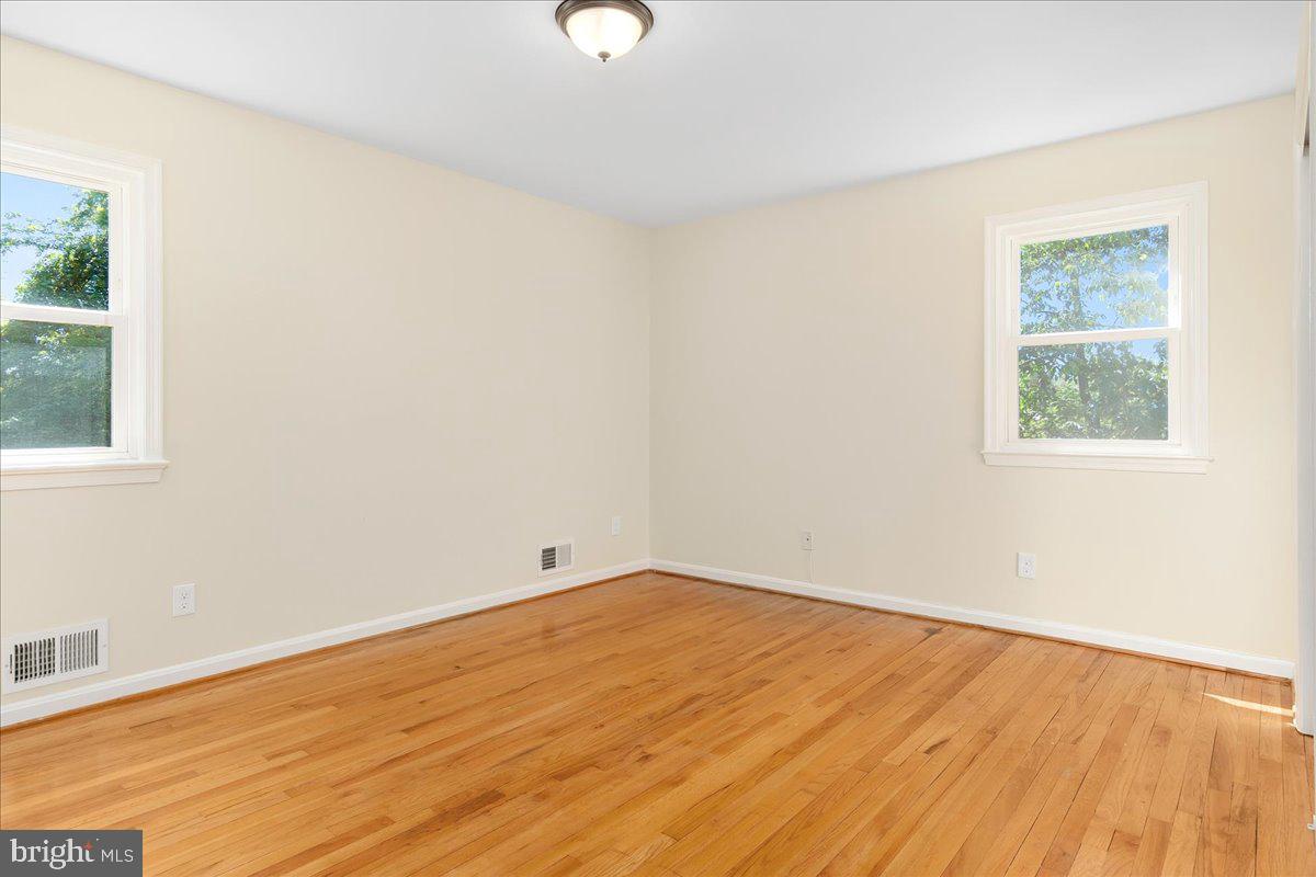 8004 Malcolm Road Clinton, MD 20735 - Photo 13 of 34 Primary bedroom