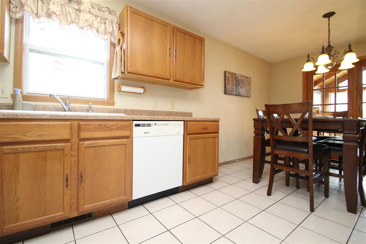6492 Weaver Road Rockford, IL 61114 - Photo 13 of 36 Gallery Image 13