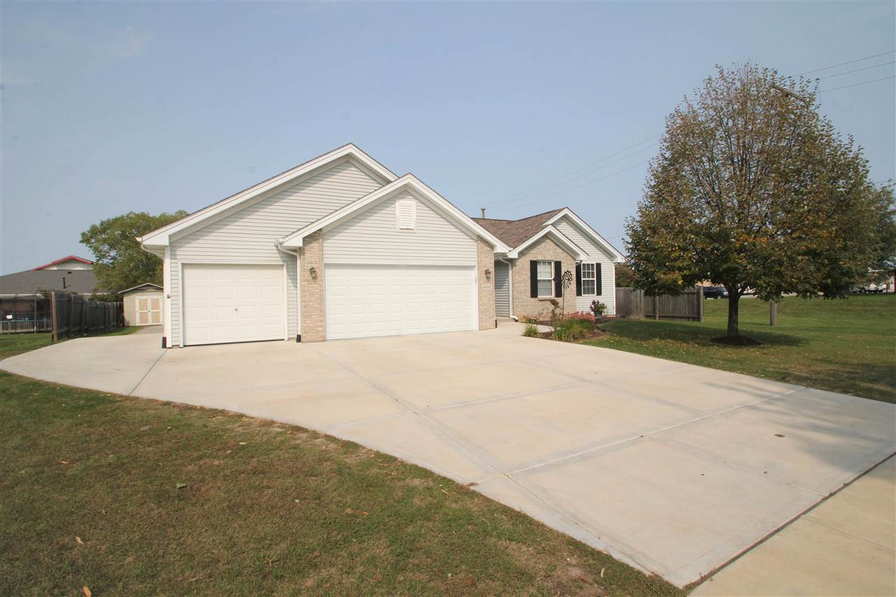 6492 Weaver Road Rockford, IL 61114 - Photo 2 of 36 Gallery Image 2