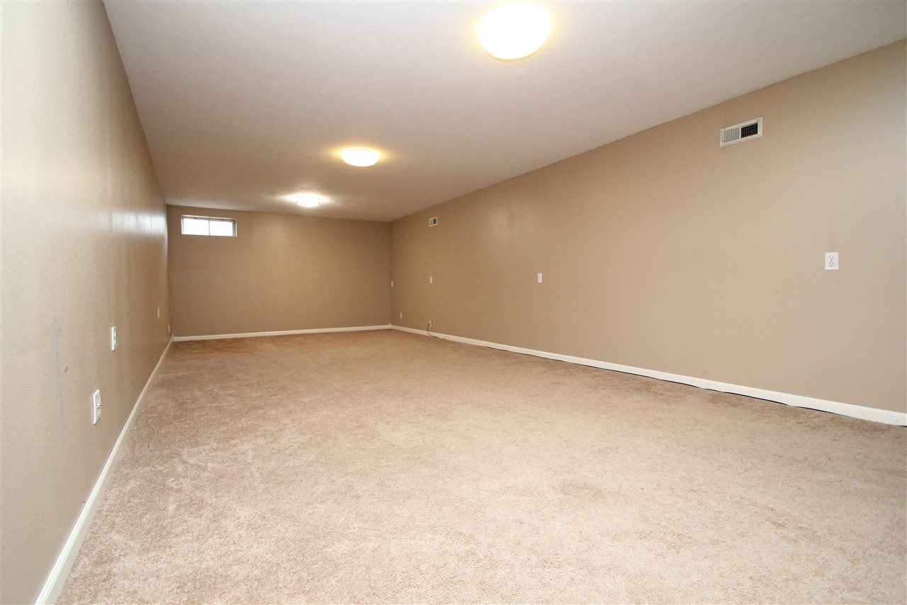 6492 Weaver Road Rockford, IL 61114 - Photo 26 of 36 Gallery Image 26