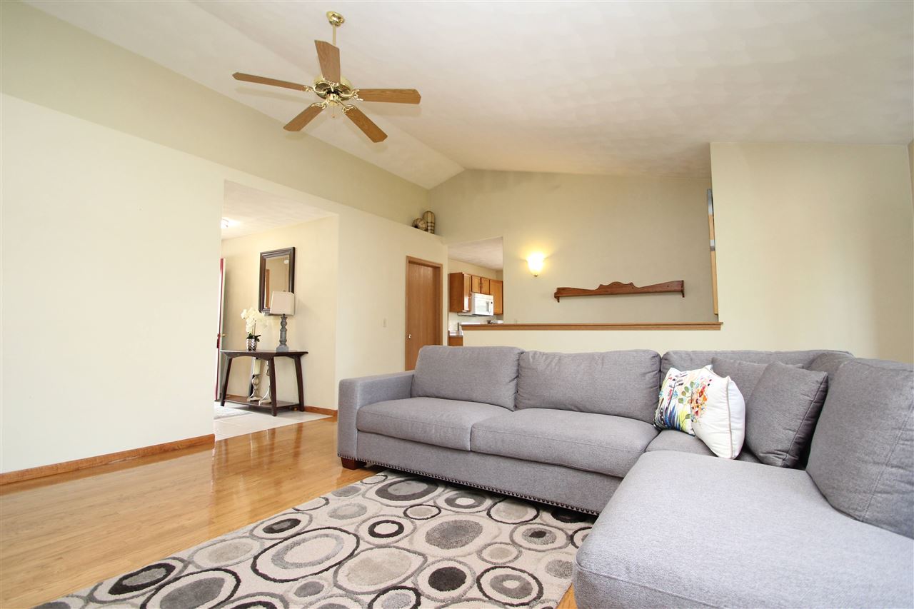 6492 Weaver Road Rockford, IL 61114 - Photo 3 of 36 Gallery Image 3