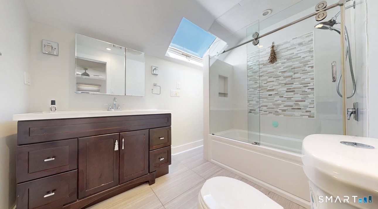 285 Wooding Hill Road Bethany, CT 06524 - Photo 18 of 33