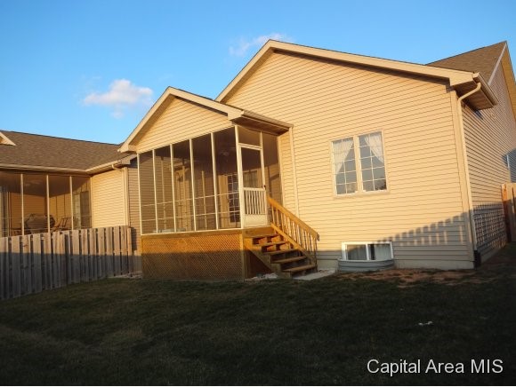 465 Elle Court Springfield, IL 62711 - Photo 2 of 14