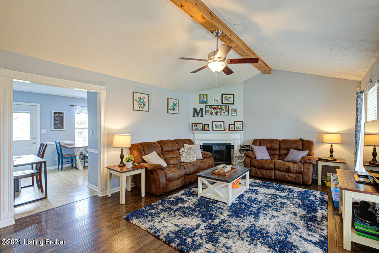 1413 Maple Ridge Court Simpsonville, KY 40067 - Photo 5 of 31 1413_Maple_Ridge_Ct-5
