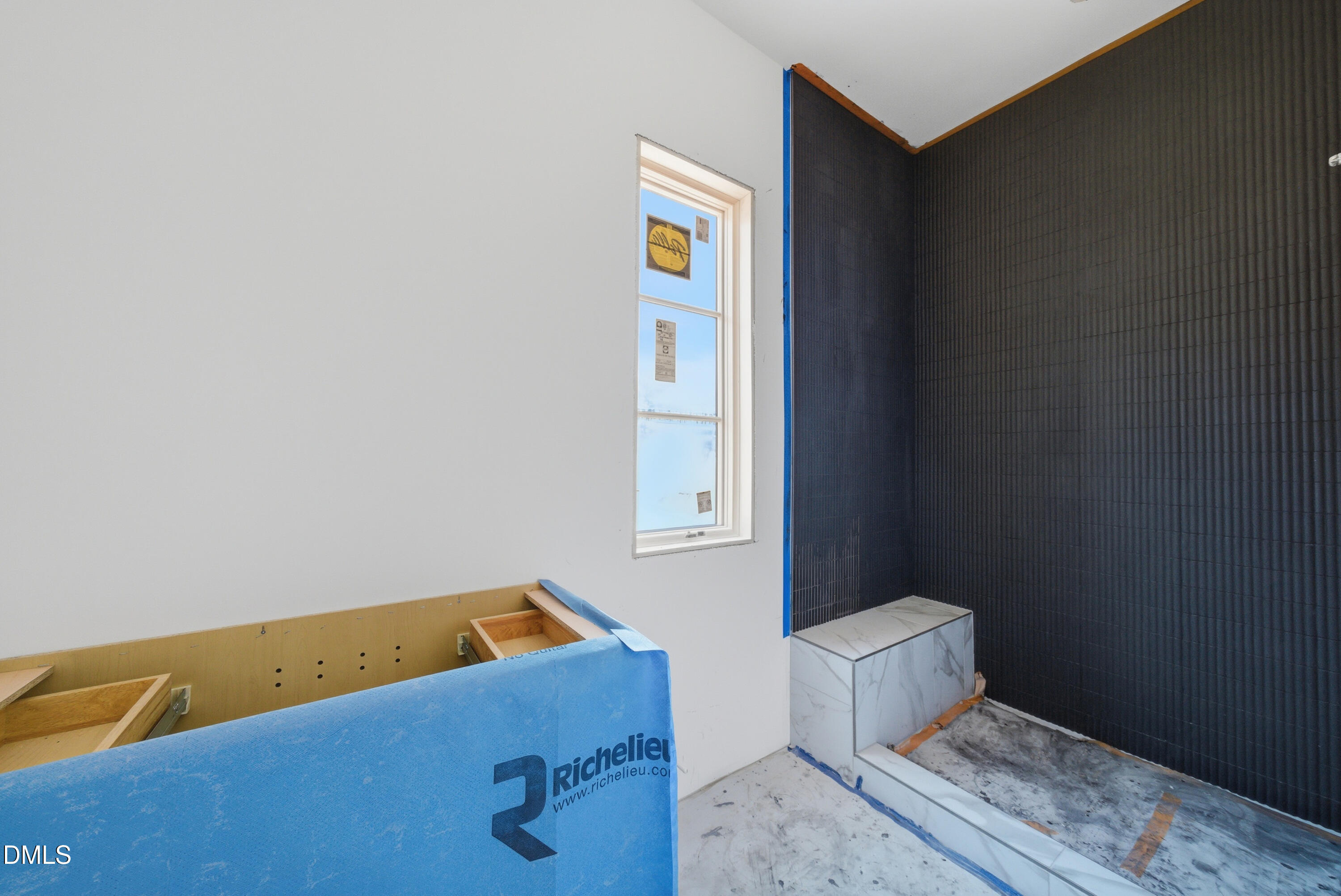 408 Shinleaf Pond Trail Raleigh, NC 27614 - Photo 40 of 75 a bathroom with a bathtub and toilet