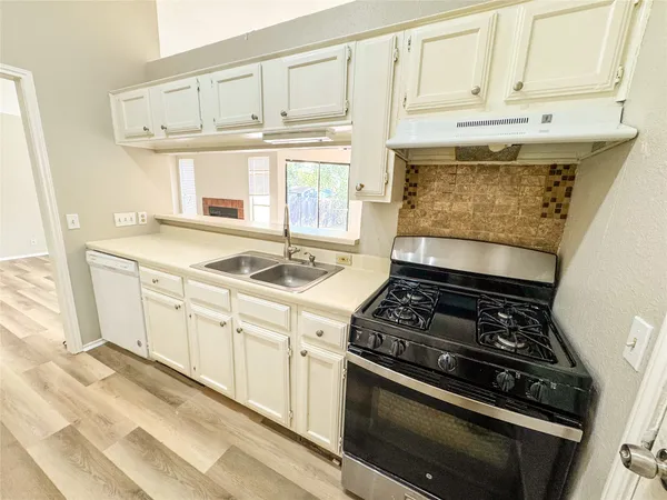 $1,950 | 2315 Windsong Trail, Round Rock, TX 78664