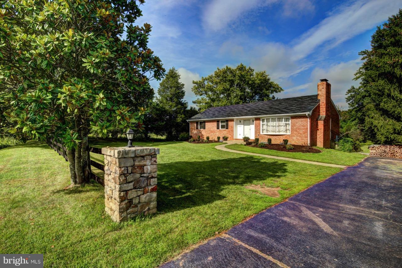 19415 Evergreen Mills Road Leesburg, VA 20175 - Photo 1 of 26 Exterior (Front)