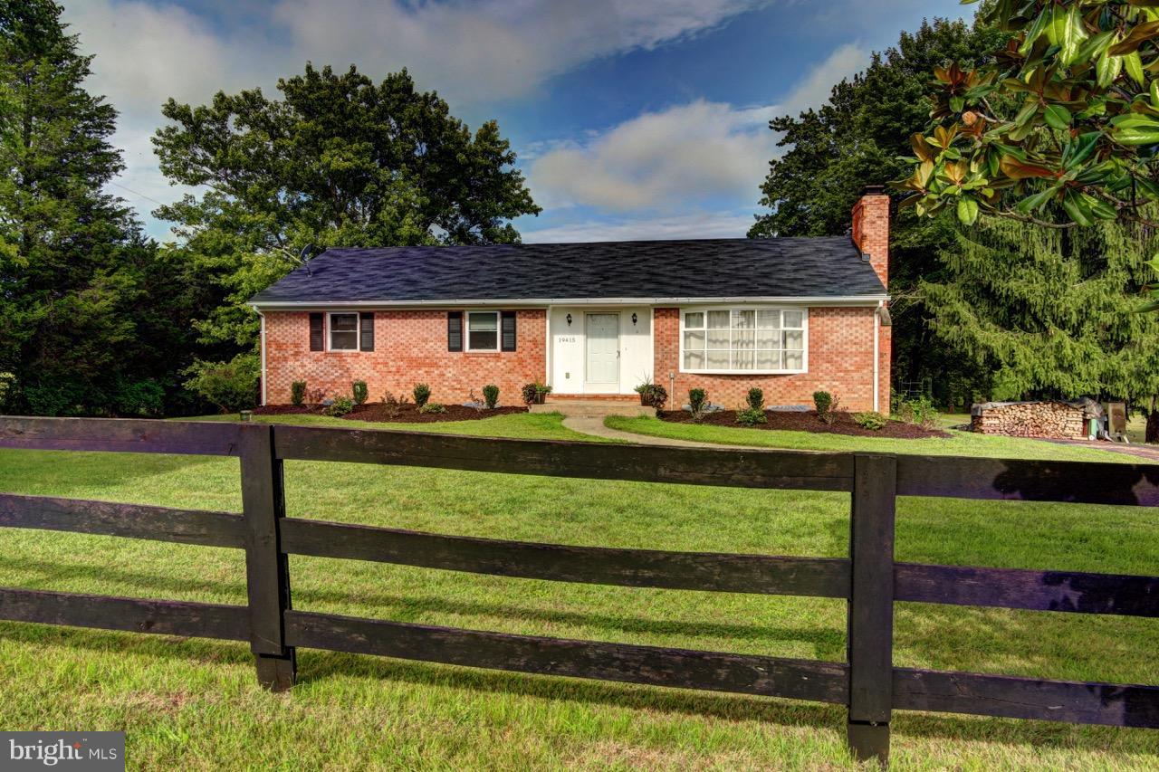 19415 Evergreen Mills Road Leesburg, VA 20175 - Photo 2 of 26 Exterior (Front)