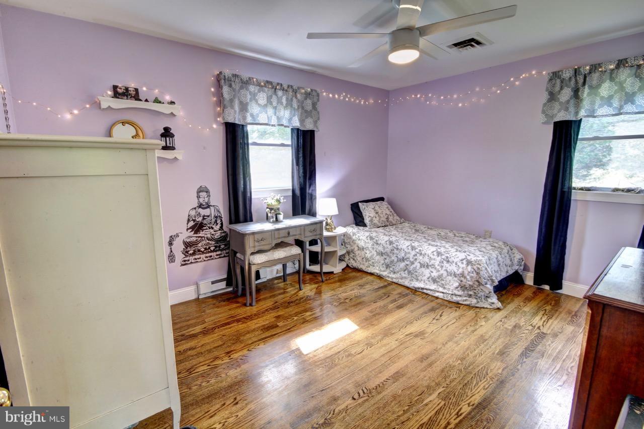 19415 Evergreen Mills Road Leesburg, VA 20175 - Photo 18 of 26 Bedroom
