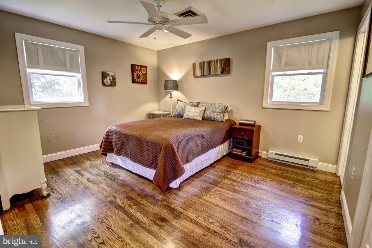 19415 Evergreen Mills Road Leesburg, VA 20175 - Photo 20 of 26 Bedroom (Master)