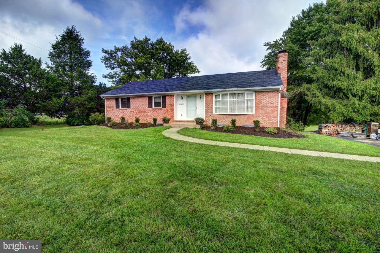 19415 Evergreen Mills Road Leesburg, VA 20175 - Photo 4 of 26 Exterior (Front)