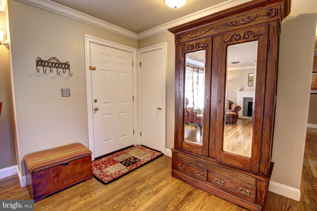 19415 Evergreen Mills Road Leesburg, VA 20175 - Photo 7 of 26 Interior (General)