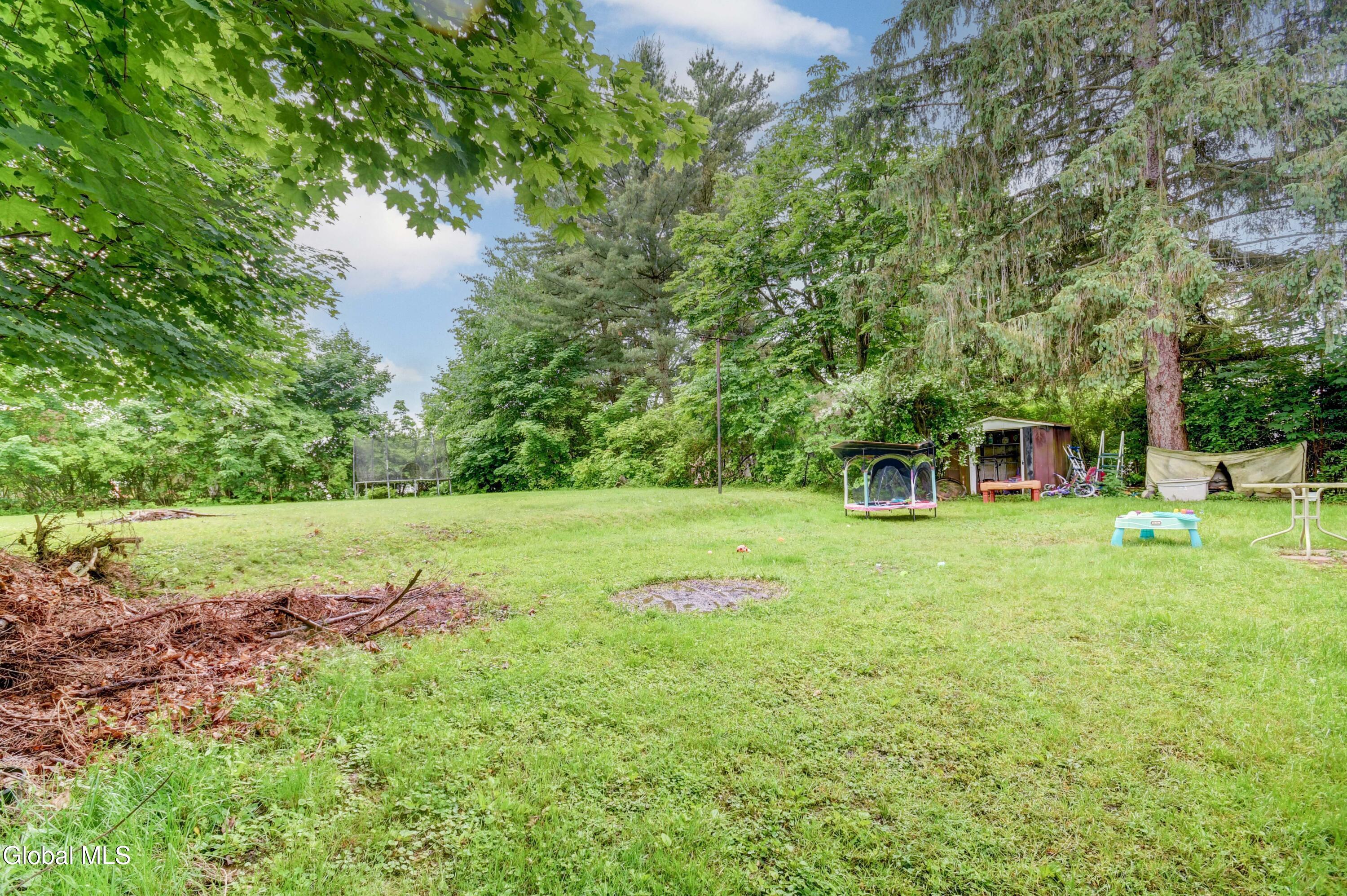 195 Northampton Road Amsterdam, NY 12010 - Photo 26 of 34 195 Northampton-38