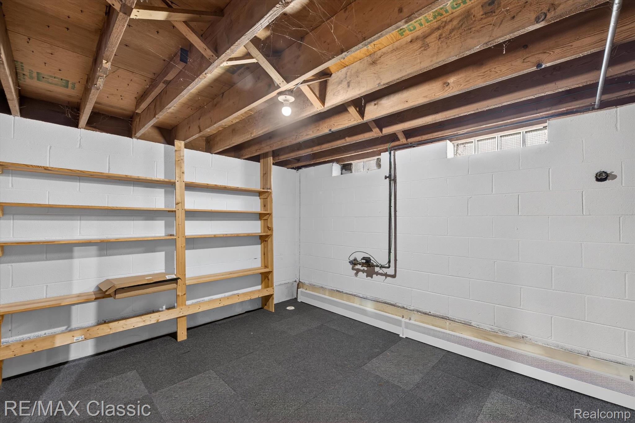 8200 Hannan Road Wayne, MI 48184 - Photo 25 of 39 Bonus room for storage, etc.