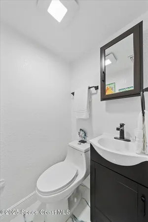 $3,200,000 | 6845 Jimmy Buffett Mem Highway, Melbourne Beach, FL 32951