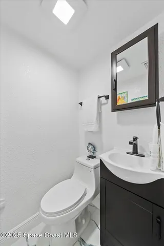 $3,300,000 | 6845 Jimmy Buffett Mem Highway, Melbourne Beach, FL 32951