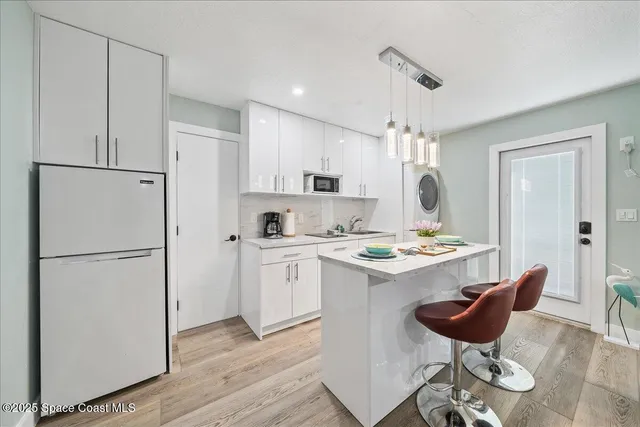 $3,300,000 | 6845 Jimmy Buffett Mem Highway, Melbourne Beach, FL 32951