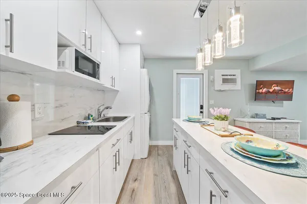 $3,200,000 | 6845 Jimmy Buffett Mem Highway, Melbourne Beach, FL 32951