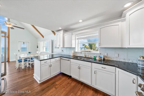 $3,200,000 | 6845 Jimmy Buffett Mem Highway, Melbourne Beach, FL 32951