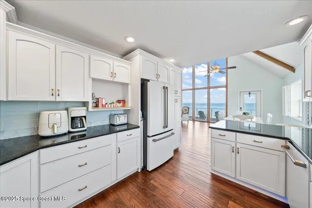 $3,300,000 | 6845 Jimmy Buffett Mem Highway, Melbourne Beach, FL 32951