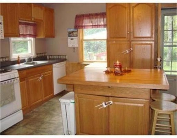 81 Station Road Barre, MA 01005 - Photo 5 of 18