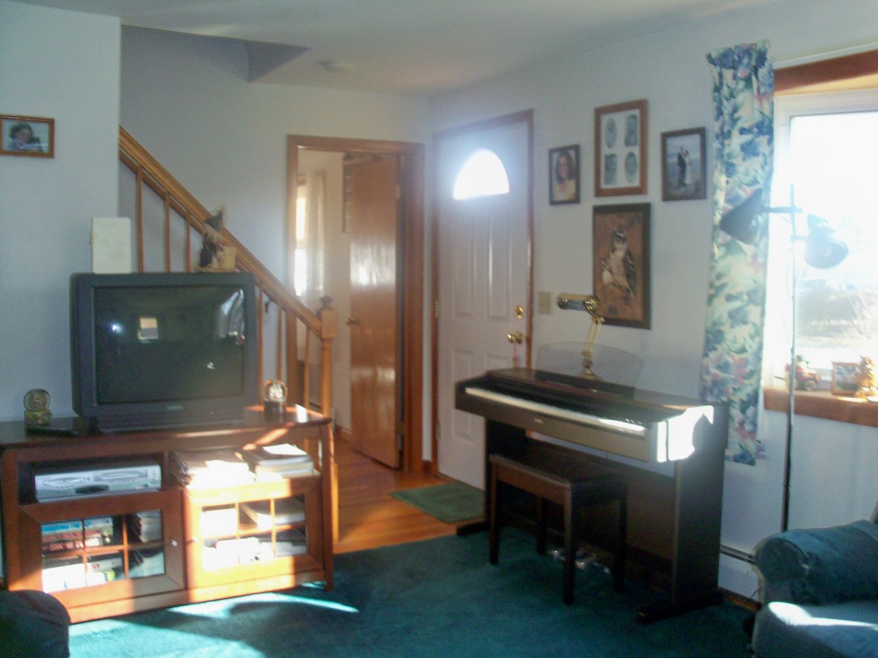 7 Bushey Road Pittsfield, MA 01201 - Photo 3 of 20 liv 2