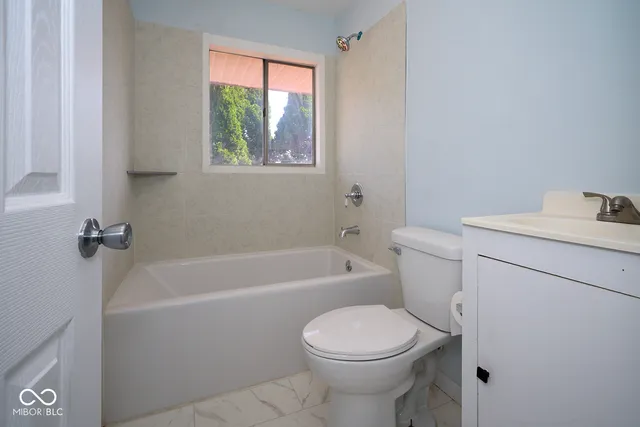 $220,000 | 2606 Shakespeare Drive, Southport, IN 46227