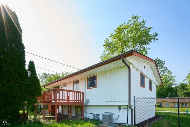 $220,000 | 2606 Shakespeare Drive, Southport, IN 46227